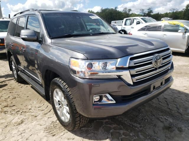 Toyota Land Cruiser • 2018 • 10,000 mi 1