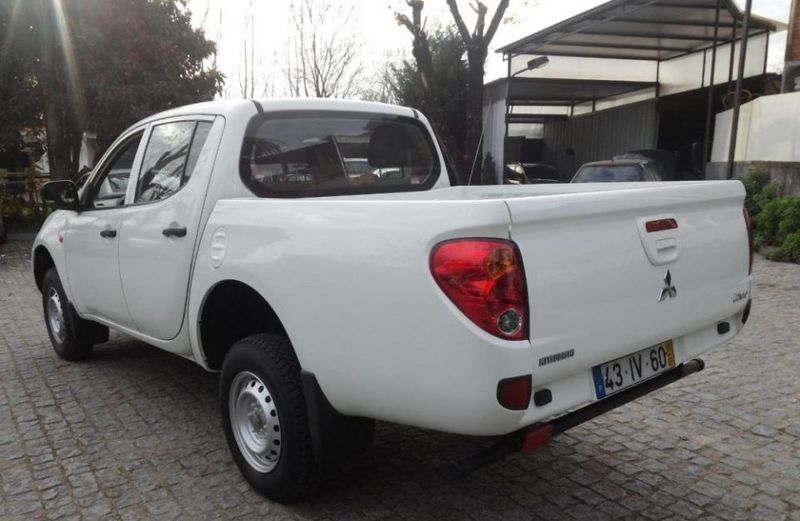 Mitsubishi L200 • 2010 • 160,000 km 2