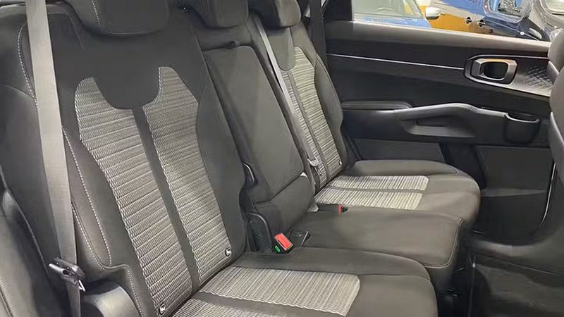 Kia Sorento • 2021 • 45,902 km 12