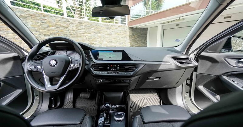 BMW 1 Series • 2019 • 61,000 km 4