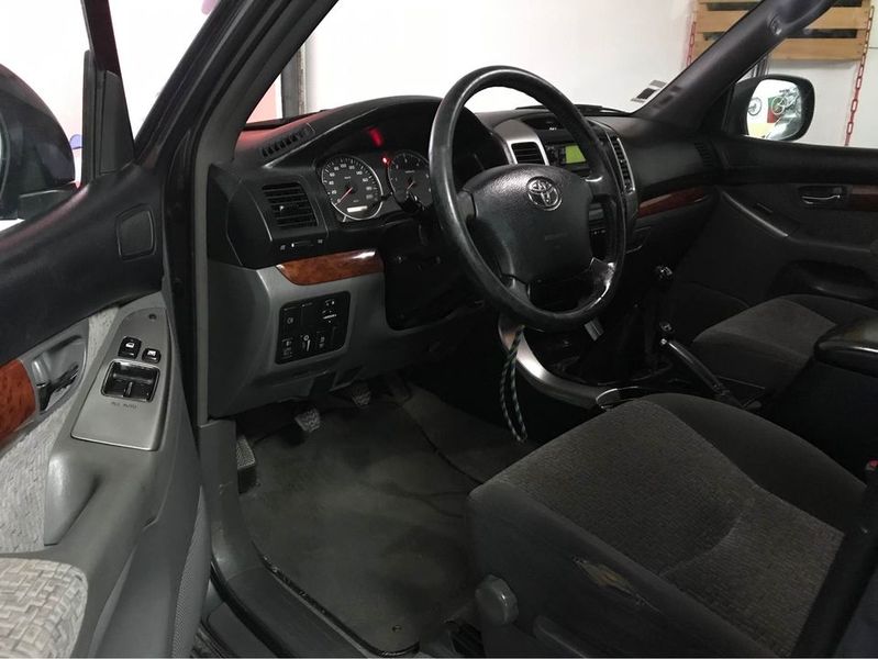 Toyota Land Cruiser • 2004 • 199,000 km 3