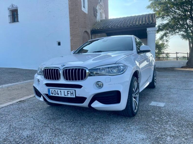 BMW X6 • 2015 • 106,000 km 4