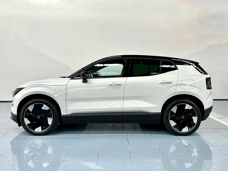 Volvo XC • 2024 • 21,000 km 4