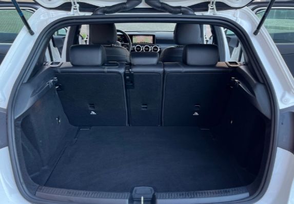 Mercedes-Benz A • 2019 • 88,000 km 4