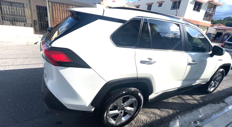 Toyota RAV4 Hybrid • 2021 • 54,000 mi 4
