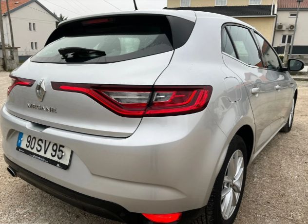 Renault Mégane • 2017 • 108,100 km 2