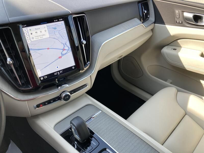 Volvo XC60 • 2024 • 12,819 km 13