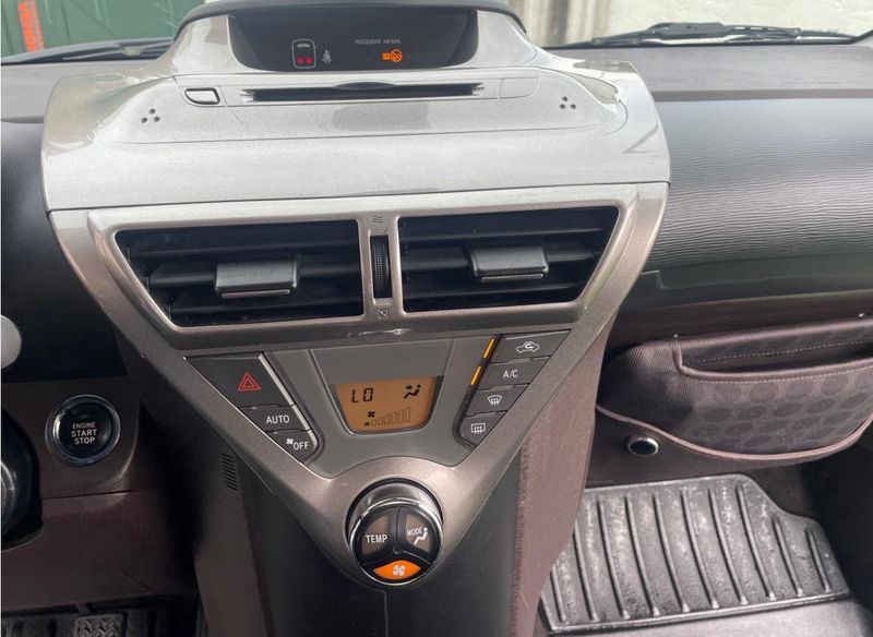 Toyota Auris • 2010 • 200,000 km 4