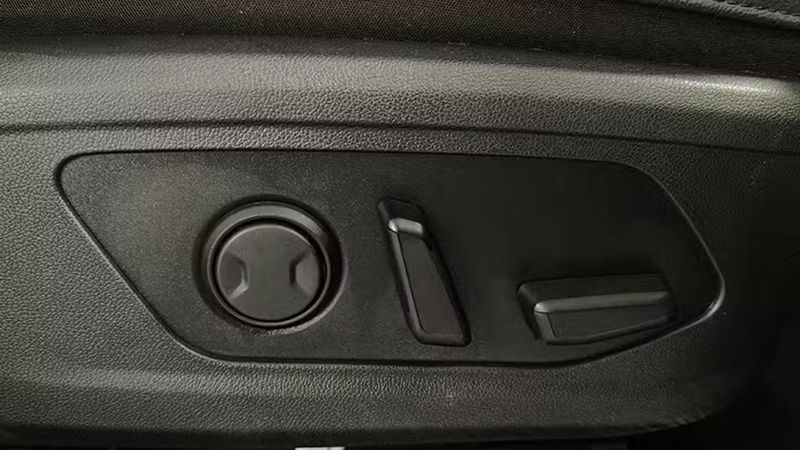 Kia Sportage • 2023 • 36,414 km 10