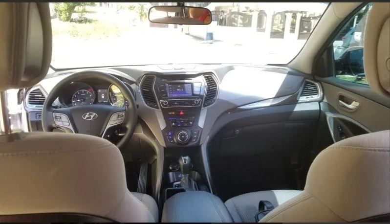 Hyundai Santa Fe • 2018 • 98,000 km 5