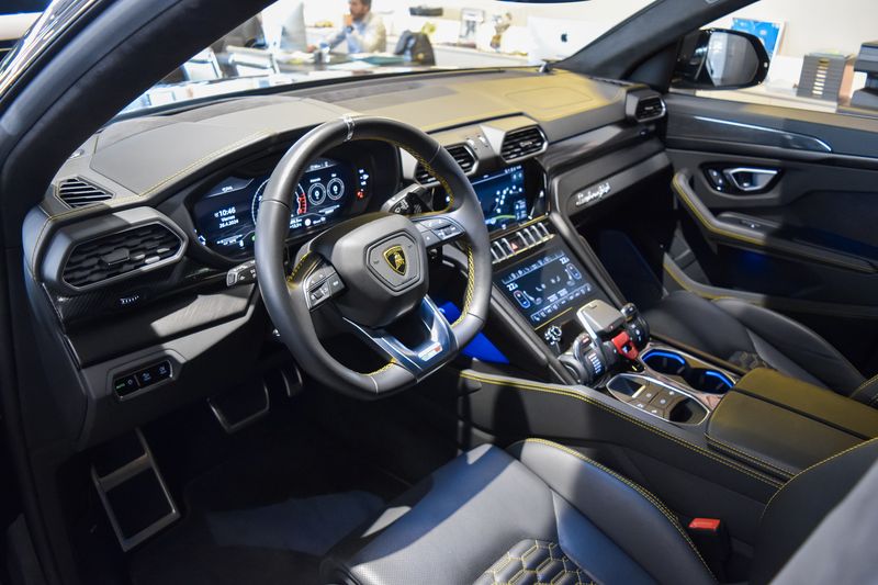 Lamborghini Urus • 2022 • 25,000 km 2