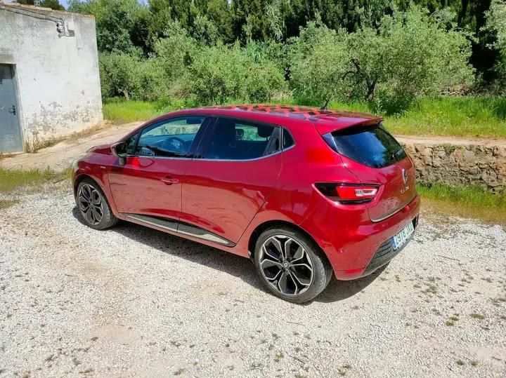 Renault Clio • 2017 • 66,000 km 1