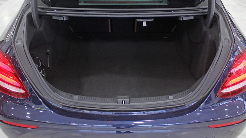 Mercedes-Benz E-Class • 2019 • 41,560 km 18