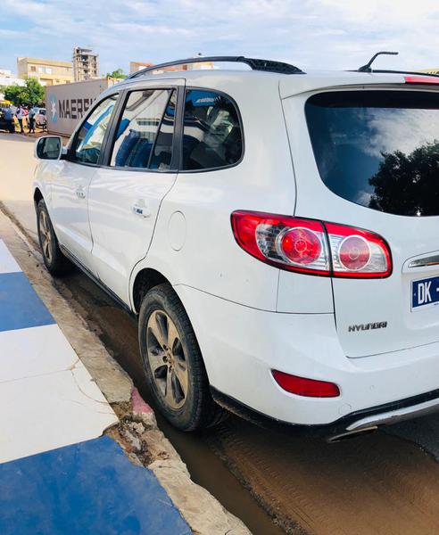 Hyundai Santa Fe • 2012 • 112,000 km 3