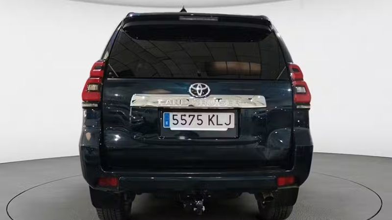 Toyota Land Cruiser • 2018 • 73,085 km 9