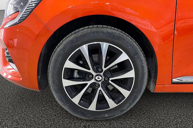 Renault Clio • 2023 • 6,109 km 14