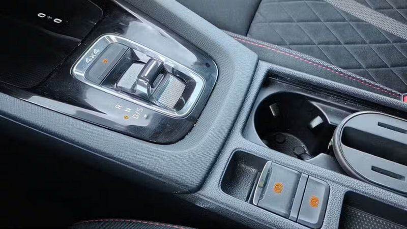 Škoda Octavia • 2023 • 72,167 km 8