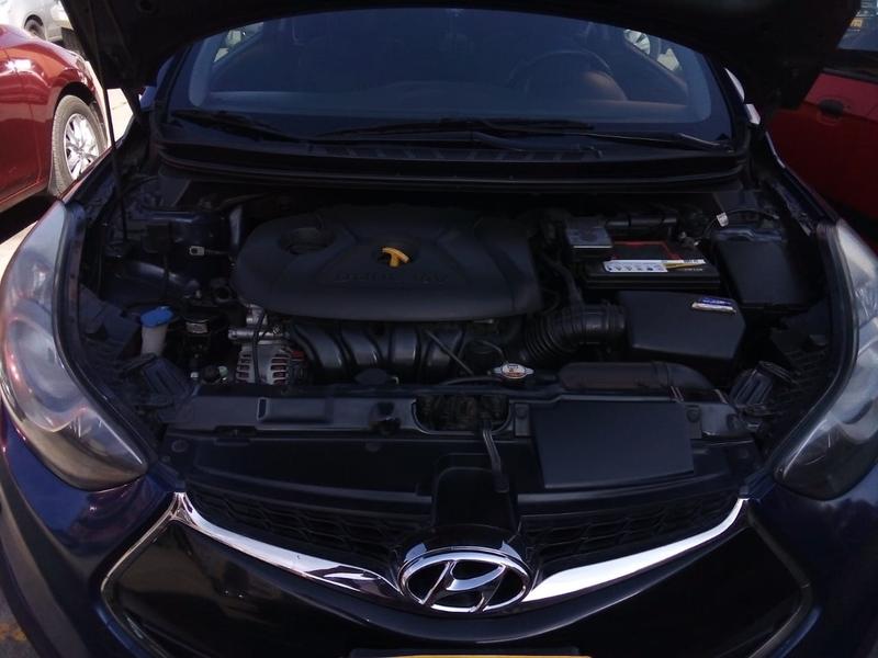 Hyundai Elantra • 2013 • 55,000 km 3