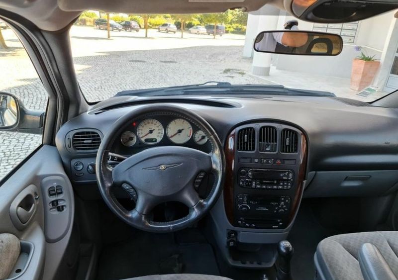 Chrysler Grand Voyager • 2004 • 255,000 km 1