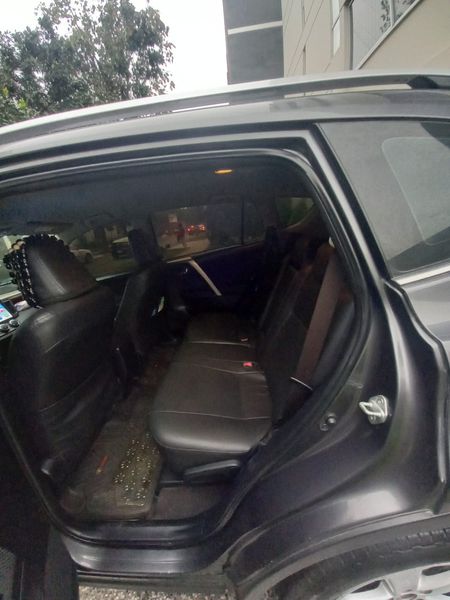 Toyota RAV4 • 2014 • 65,000 km 6