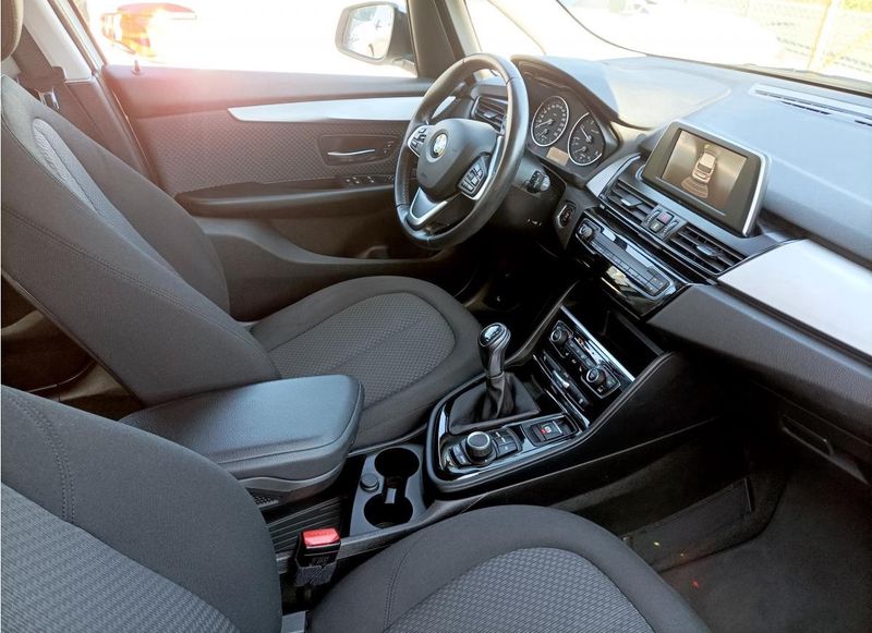 BMW 2 Series • 2015 • 150,000 km 2