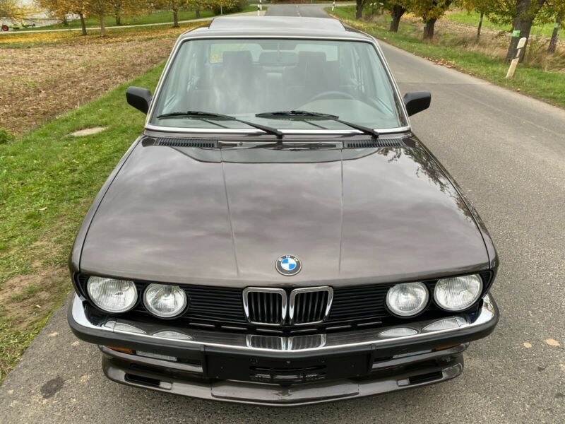 BMW 5 Series • 1986 • 116,470 km 4