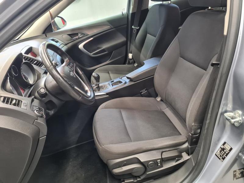 Opel Insignia • 2009 • 195,100 km 2