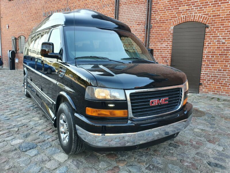 GMC Savana • 2011 • 159,000 km 1