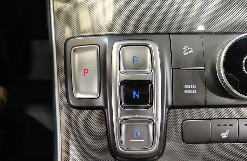 Hyundai Santa Fe Hybrid • 2022 • 36,019 km 6