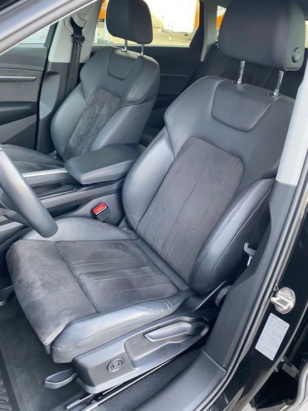 Audi e-tron • 2020 • 80,333 km 4