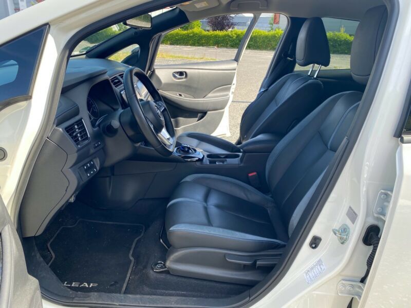 Nissan Leaf • 2018 • 130,000 km 9