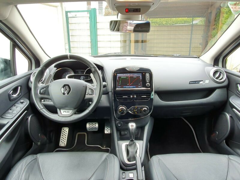 Renault Clio • 2014 • 98,594 km 12