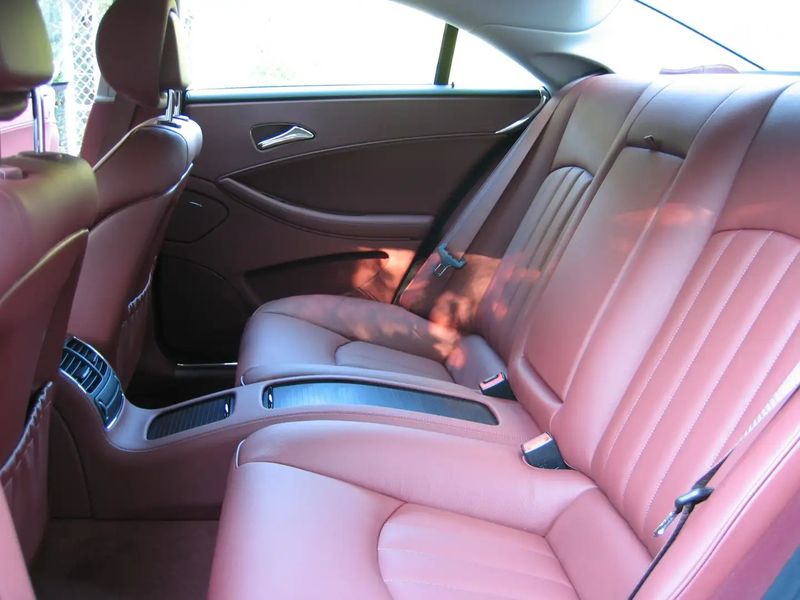 Mercedes-Benz CLS-Class • 2005 • 89,300 km 7