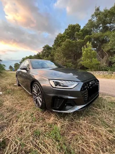 Audi A4 Avant • 2020 • 120,000 km 1
