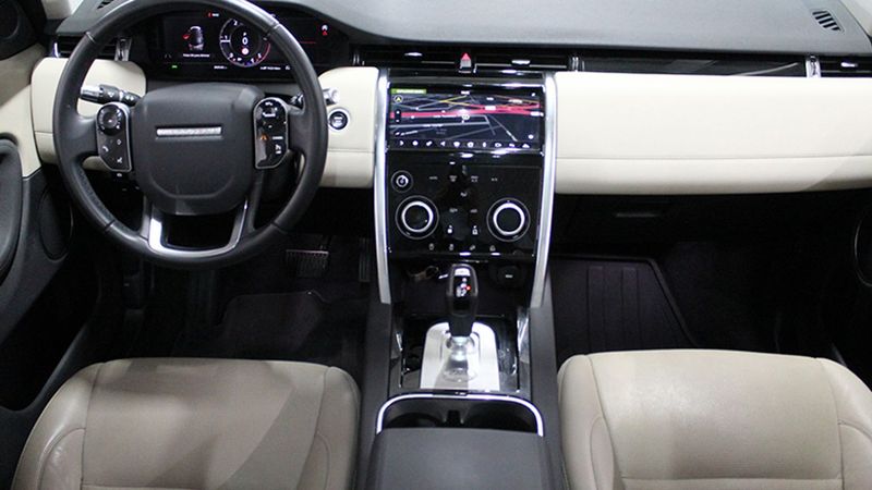 Land Rover Discovery Sport • 2020 • 65,544 km 3