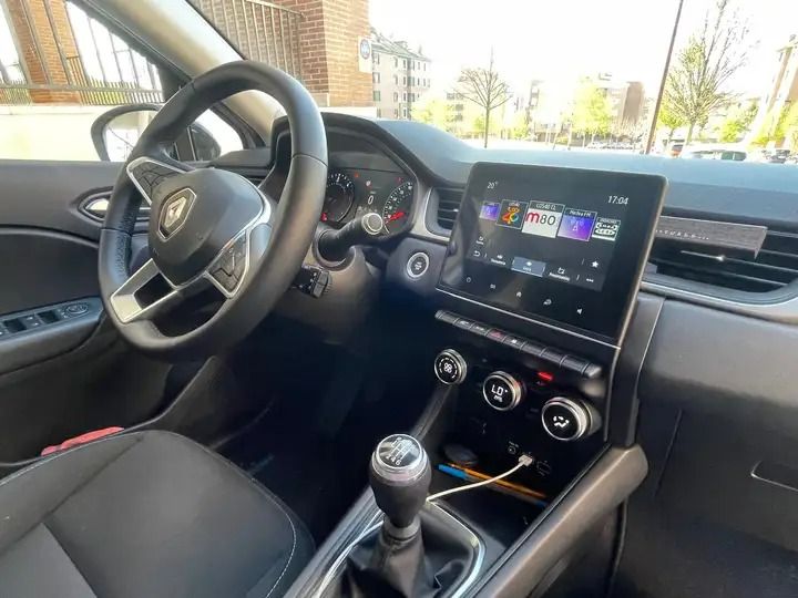 Renault Captur • 2020 • 32,000 km 2