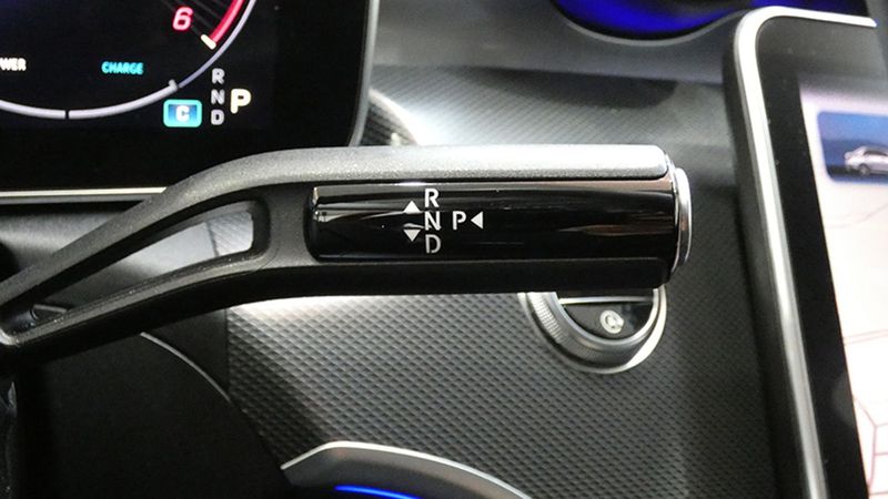 Mercedes-Benz C-Class • 2023 • 36,000 km 2