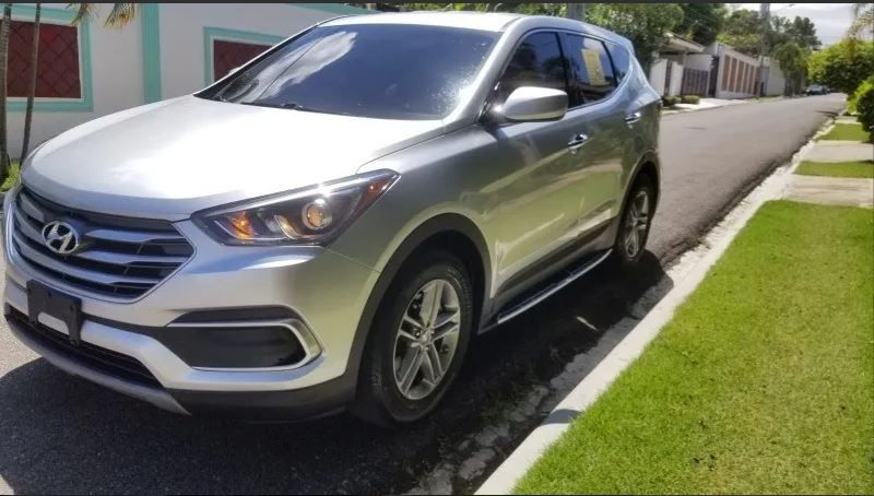 Hyundai Santa Fe • 2018 • 98,000 km 2
