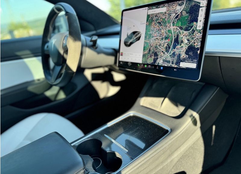 Tesla Model 3 • 2012 • 80,000 km 4
