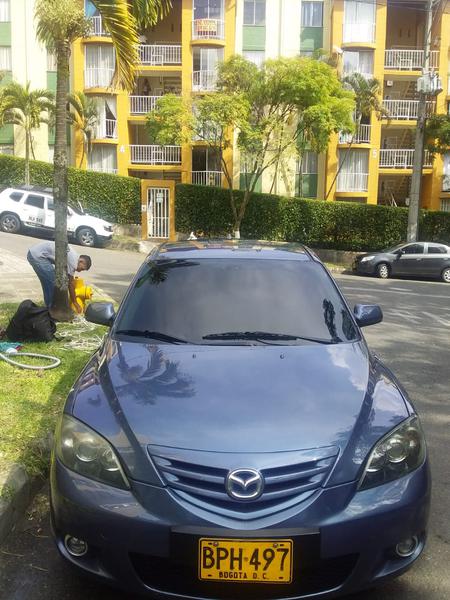 Mazda 3 • 2005 • 106,350 km 5