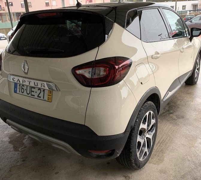 Renault Captur • 2018 • 10,000 km 2