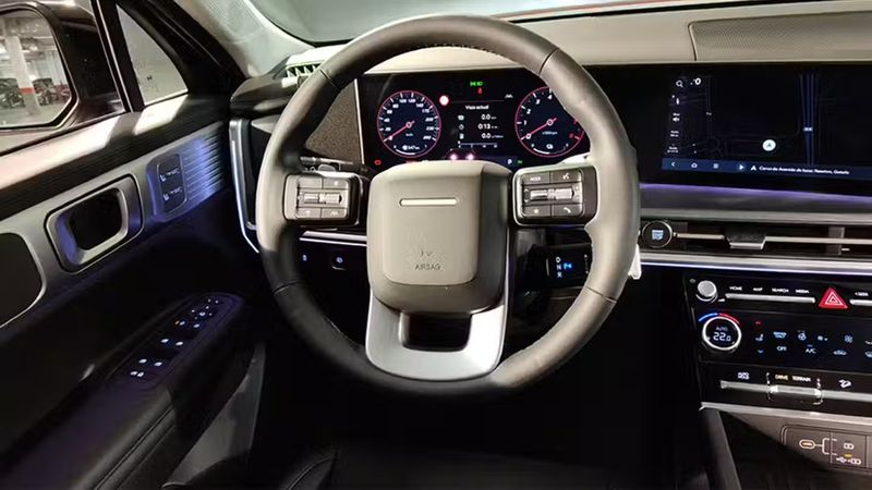 Hyundai Santa Fe • 2024 • 6,350 km 7