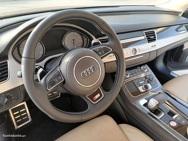 Audi A8 • 2013 • 139,000 km 4