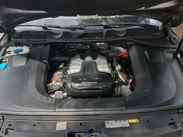 Volkswagen Touareg • 2012 • 175,000 km 9