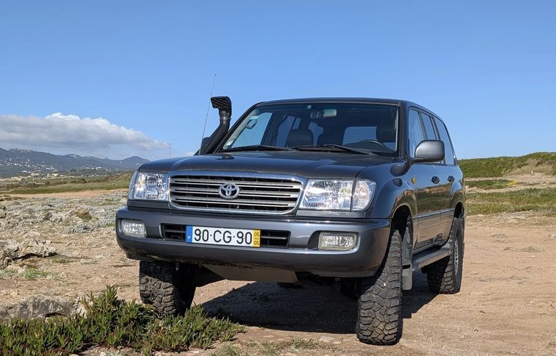 Toyota Land Cruiser • 2005 • 140,000 km 1