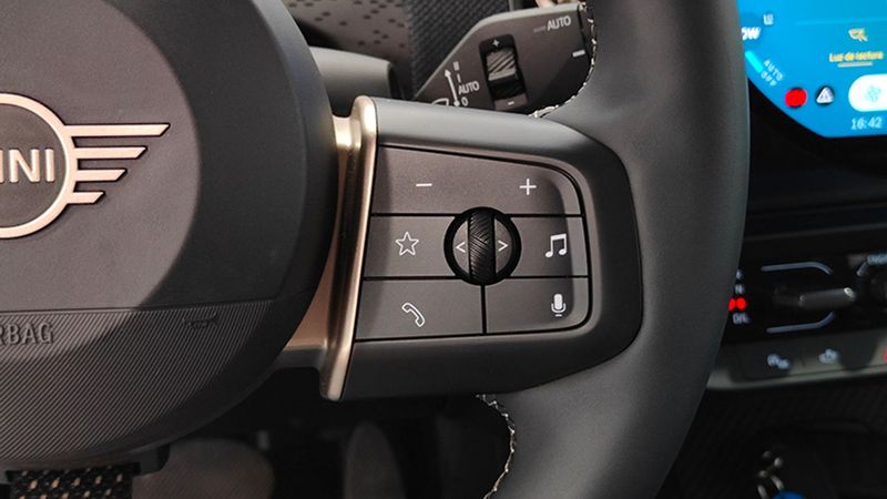 MINI Countryman • 2024 • 2,520 km 33