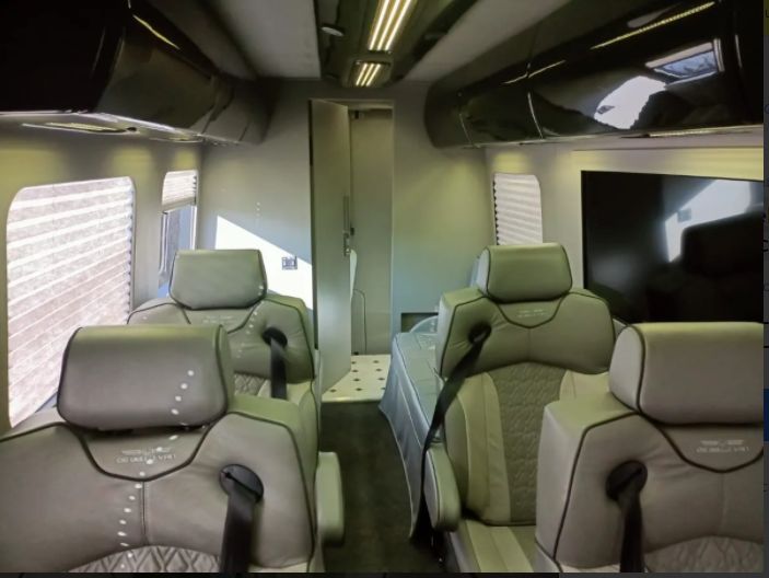 Mercedes-Benz Sprinter • 2017 • 80,000 km 3