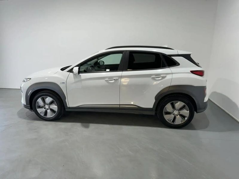 Hyundai Kona Electric • 2020 • 45,203 km 4
