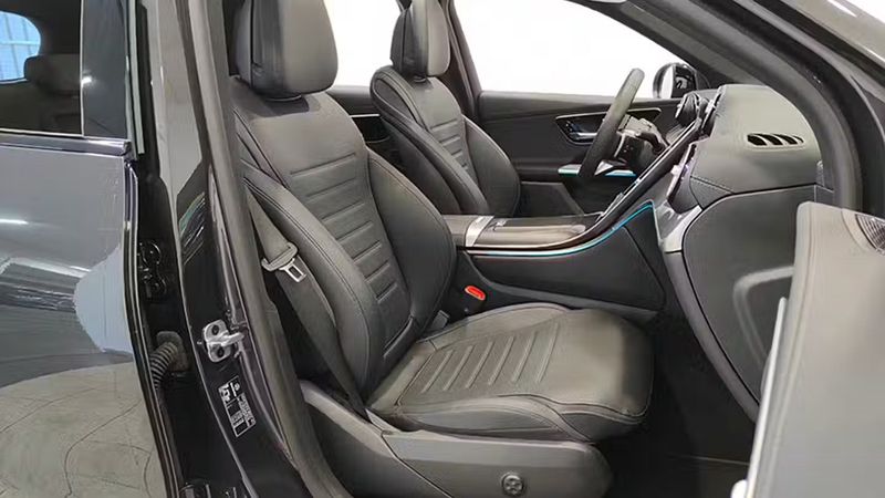 Mercedes-Benz GLC • 2022 • 27,299 km 4