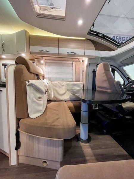 Fiat 124 Spider • 2015 • 66,000 km 11